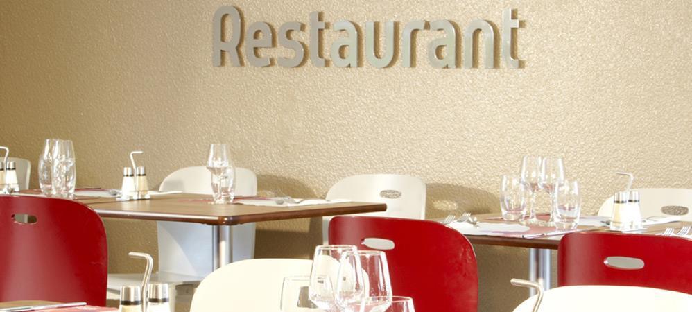 โรงแรม แคมพาไนล์ อะแวลลอน Sauvigny-le-Bois ร้านอาหาร รูปภาพ