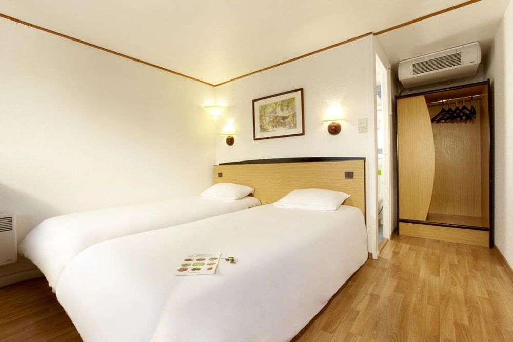 โรงแรม แคมพาไนล์ อะแวลลอน Sauvigny-le-Bois ห้อง รูปภาพ