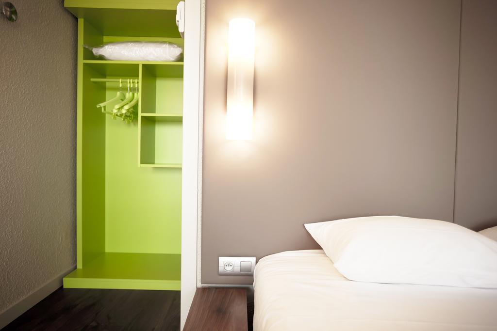 โรงแรม แคมพาไนล์ อะแวลลอน Sauvigny-le-Bois ภายนอก รูปภาพ